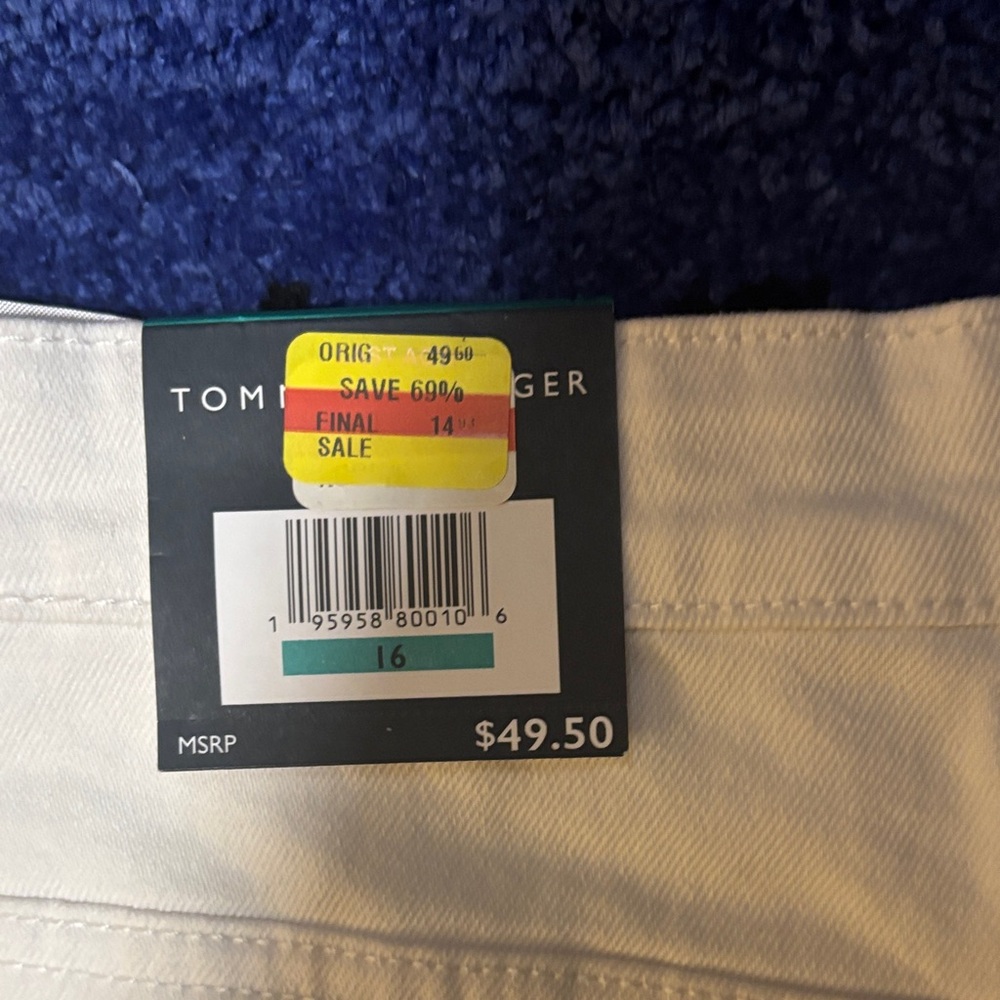 Tommy Hilfiger White Men's Shorts - Picture 4 of 4